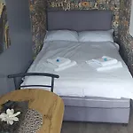 Pozoriste Penthaus 아파트
